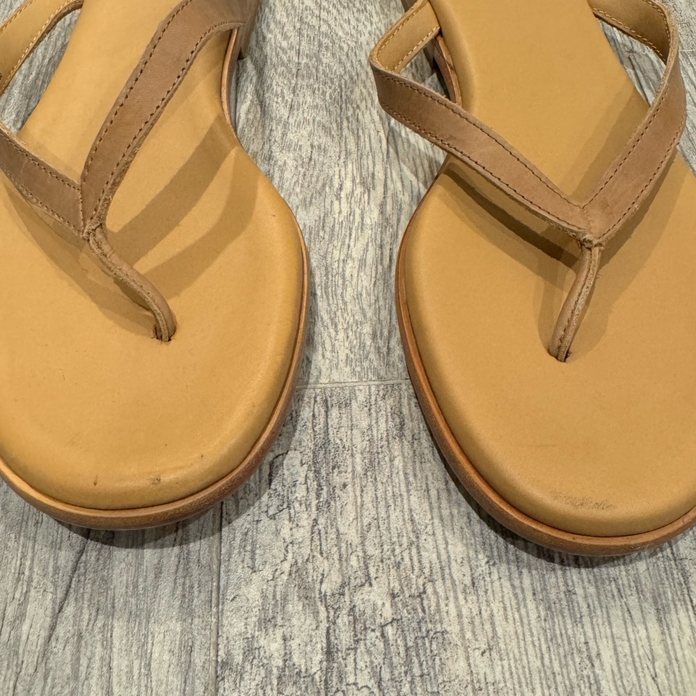 Nisolo tan leather Go to flip flop sandals - Picture 3 of 7